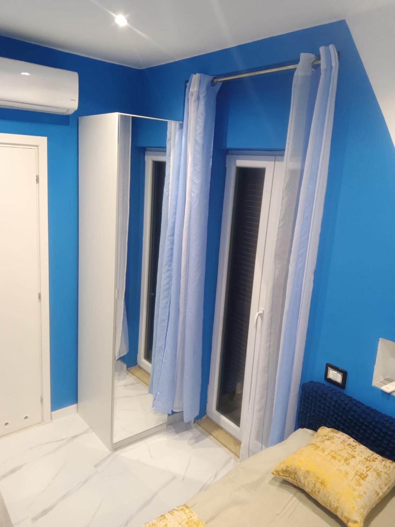 Pokoj Dla 2 Z Prywatnym Balkonem, Lazienka I Wejsciem Bari Esterno foto